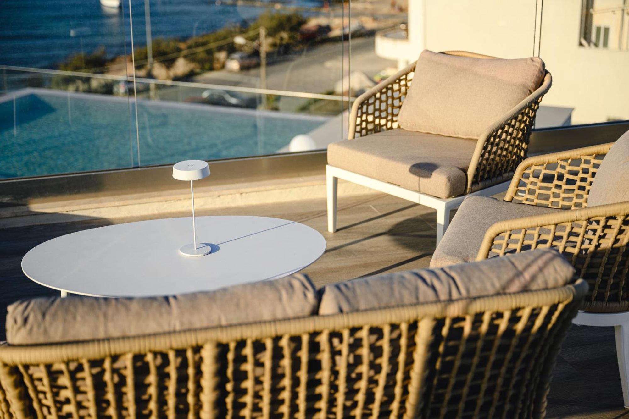 XVI Suites - Adults Only แนกซ์ซาร์ ภายนอก รูปภาพ